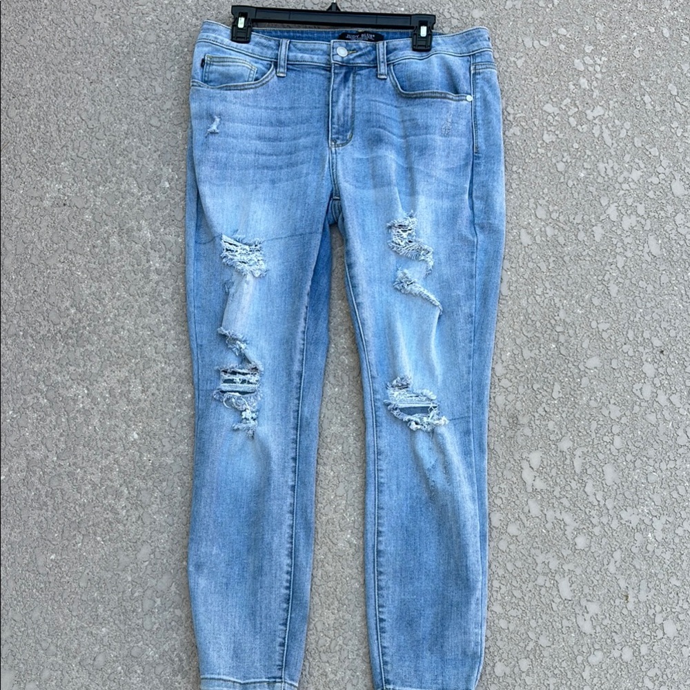 Judy Blue Jeans Distressed Size 32 Light Wash